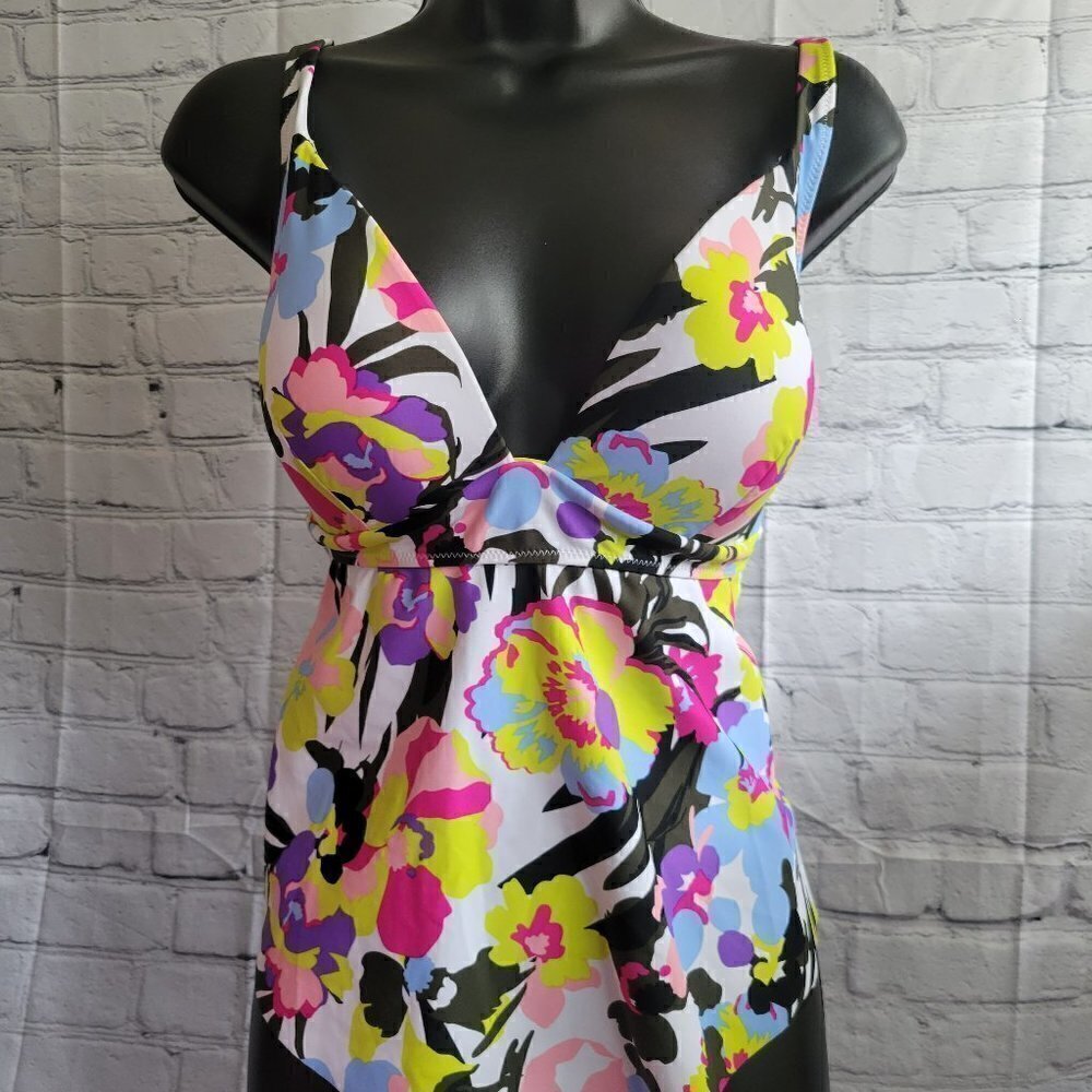 Bar Iii Women's Paradise Garden Tankini Top
